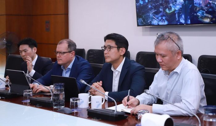 Đoàn công tác ADB tại buổi làm việc với EVN chiều 4/5