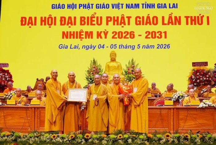 Ban Trị sự GHPGVN tỉnh Gia Lai nhận Bằng tuyên dương công đức của Trung ương Giáo hội ghi nhận những đóng góp tích cực trong việc phát triển bền vững GHPGVN tỉnh