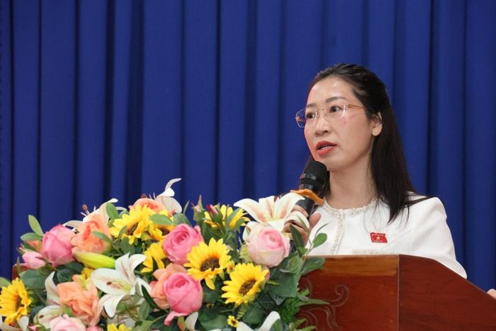 Phó trưởng Đoàn chuyên trách Đoàn ĐBQH tỉnh Tây Ninh Hoàng Thị Thanh Thúy phát biểu