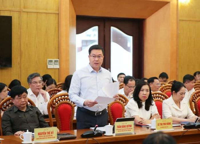 Phó Bí thư Tỉnh ủy Ninh Bình Trần Đăng Quỳnh phát biểu tại hội thảo.