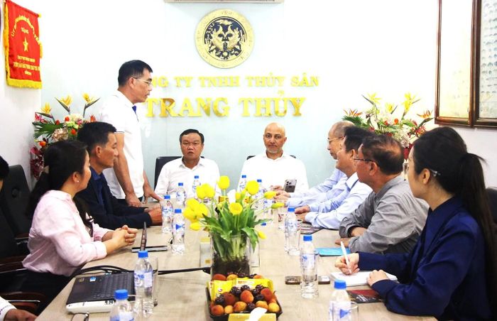 Đoàn làm việc tại Công ty TNHH Thủy sản Trang Thủy
