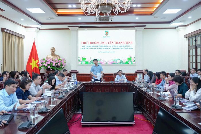 Toàn cảnh phiên họp. Ảnh: PV
