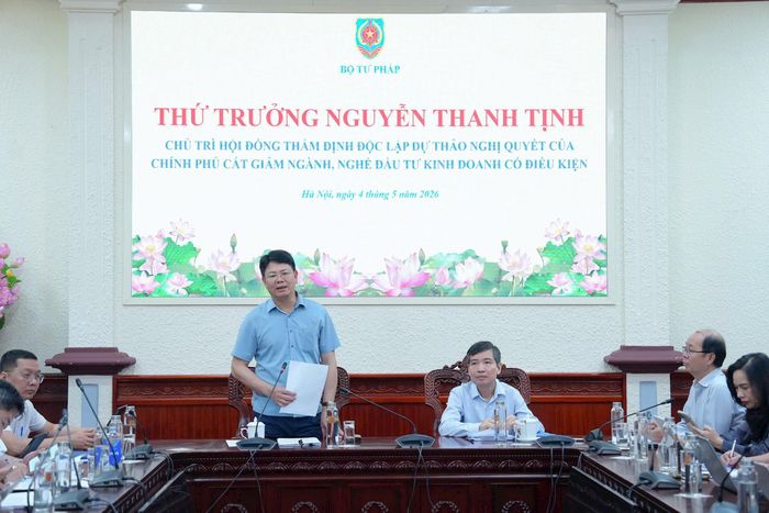 Thứ trưởng Bộ Tư pháp Nguyễn Thanh Tịnh chủ trì phiên họp. Ảnh: PV