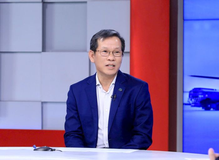 Ông Đặng Anh Tuấn, Phó Tổng Giám đốc Tổng Công ty Hàng không Việt Nam trao đổi tại Chương trình. Ảnh: Quang Thái