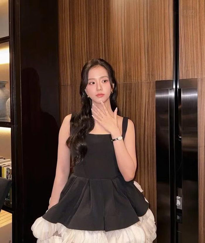 Lưu ý: Đây là ảnh minh họa, không phải trang phục bị tố mượn chưa trả được nhắc đến trong bài viết.