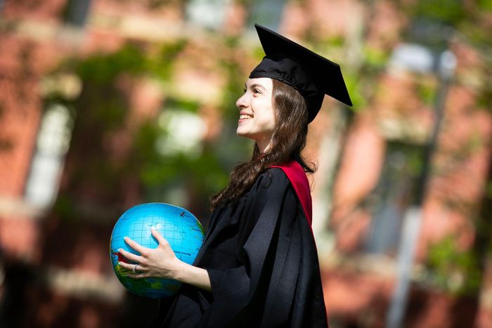  Điểm đặc biệt trong đào tạo của Harvard là triết lý giáo dục khai phóng, khuyến khích sinh viên phát triển tư duy phản biện, liên ngành và khả năng giải quyết các vấn đề phức tạp của thế giới. Sinh viên không chỉ học trên lớp mà còn được tham gia nghiên cứu cùng giảng viên, tiếp cận các nguồn lực học thuật hàng đầu và các chương trình học linh hoạt. Ảnh: Harvard University.