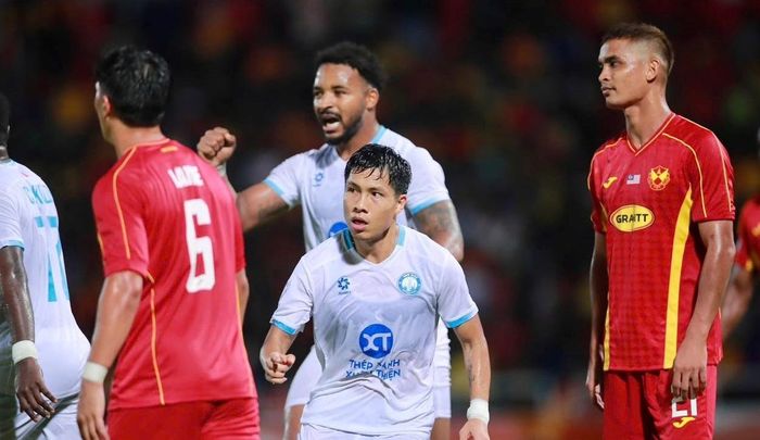Nam Định gặp nhiều khó khăn trước Selangor.