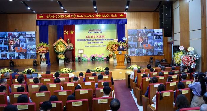 Phó Thủ tướng Nguyễn Văn Thắng nêu rõ: Đảng, Nhà nước luôn quan tâm, tạo mọi điều kiện thuận lợi để ngành thống kê Việt Nam phát triển mạnh mẽ, toàn diện và bền vững - Ảnh VGP/Đức Tuân