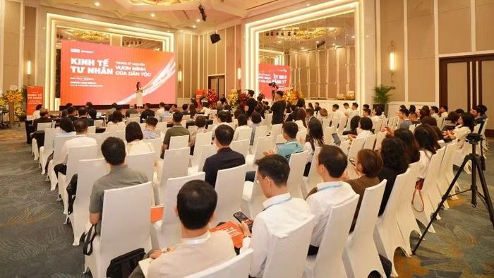Quang cảnh buổi hội thảo.
