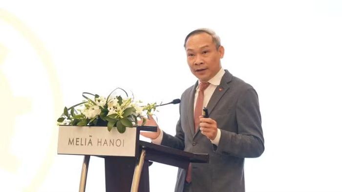 Tiến sĩ Phan Đức Hiếu trình bày tại hội thảo.