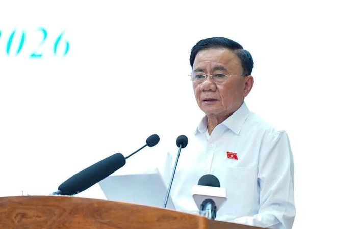 Thường trực Ban Bí thư Trần Cẩm Tú tiếp xúc cử tri Đà Nẵng chiều 5-5. Ảnh: BÍCH VÂN
