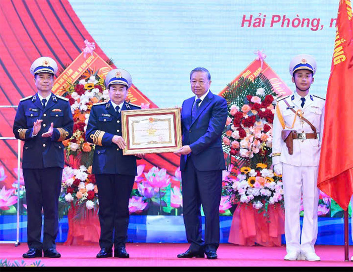 Tổng Bí thư, Chủ tịch nước Tô Lâm trao danh hiệu Anh hùng Lực lượng vũ trang nhân dân lần thứ ba tặng Quân chủng Hải quân.