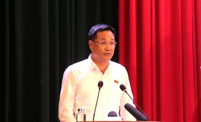Bí thư Thành ủy Lê Ngọc Quang giải đáp kiến nghị của cử tri.
