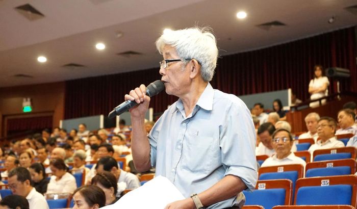 Cử tri phản ánh, kiến nghị nhiều vấn đề được dư luận quan tâm.