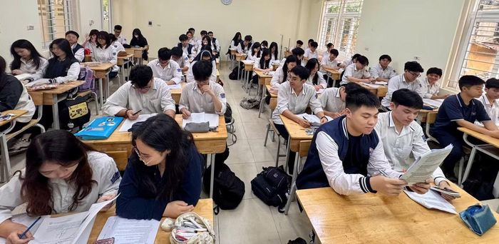 Học sinh lớp 12 tại Hà Nội bước vào giai đoạn ôn thi nước rút. Ảnh: V.H