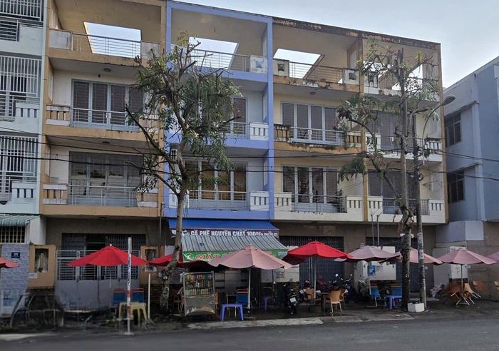Bốn căn nhà: số 27, 29, 31, 33 đường số 7B, phuờng An Lạc, TPHCM