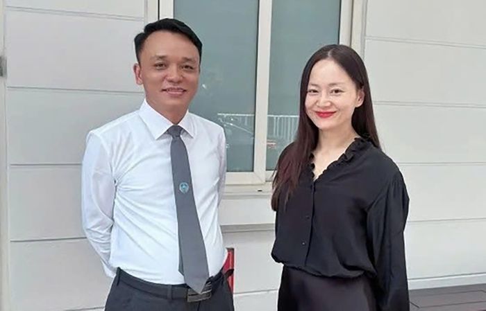 Diễn viên Lan Phương và luật sư Hà Trọng Đại sau phiên xử phúc thẩm.