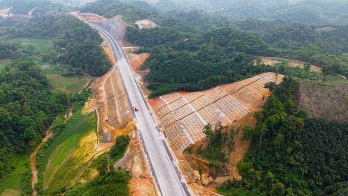 Trên 70% giá trị hợp đồng Dự án cao tốc Đồng Đăng - Trà Lĩnh đã được hoàn thành.