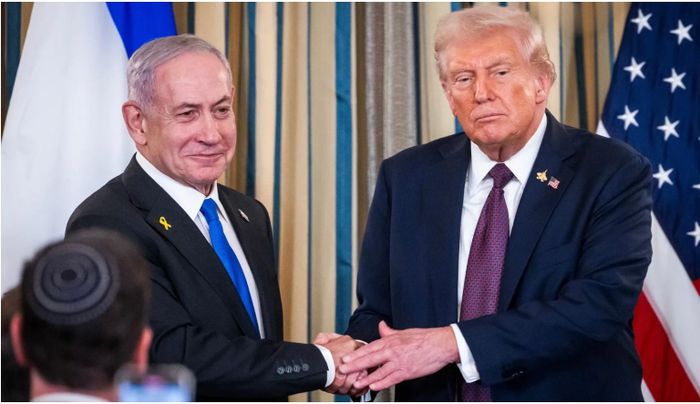 Thủ tướng Israel Benjamin Netanyahu (trái) và Tổng thống Mỹ Donald Trump. Ảnh: EPA