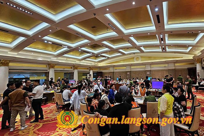 Toàn cảnh tụ điểm tổ chức đánh bạc và đánh bạc. Ảnh: Công an tỉnh Lạng Sơn