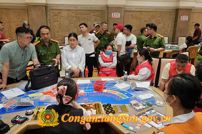 Các đối tượng tham gia đánh bạc. Ảnh: Công an tỉnh Lạng Sơn