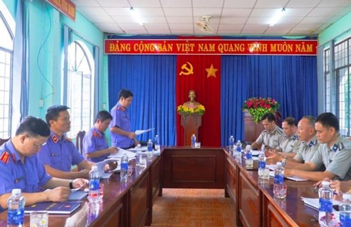  Toàn cảnh buổi làm việc. 