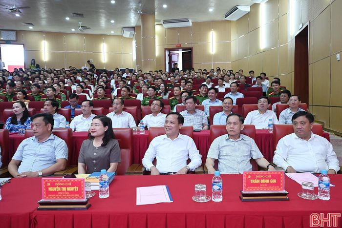 Đại biểu dự hội nghị.