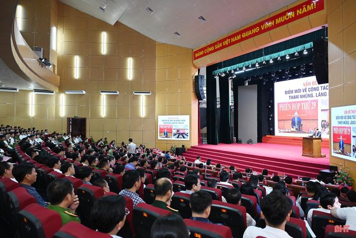 Toàn cảnh hội nghị.