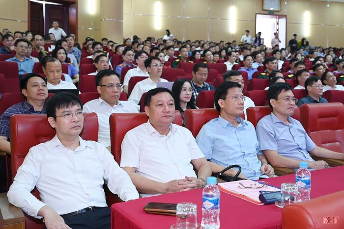 Đại biểu dự hội nghị.