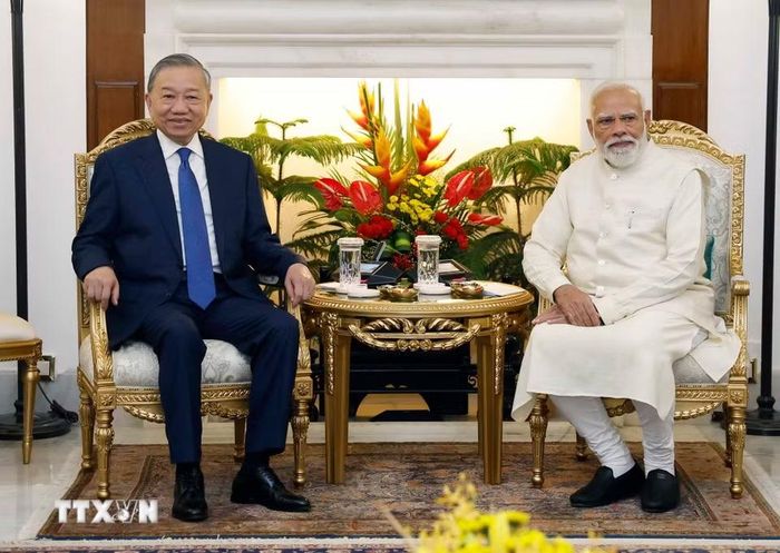 Tổng Bí thư, Chủ tịch nước Tô Lâm và Thủ tướng Ấn Độ Narendra Modi gặp hẹp. (Ảnh: Thống Nhất/TTXVN)