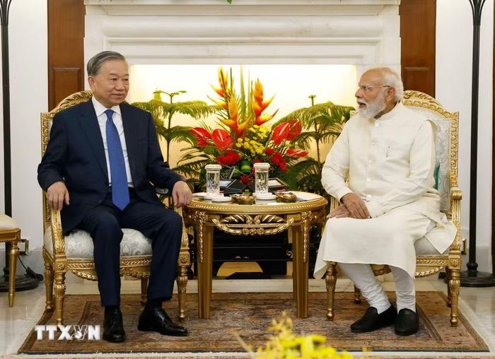 Tổng Bí thư, Chủ tịch nước Tô Lâm và Thủ tướng Ấn Độ Narendra Modi gặp hẹp. (Ảnh: Thống Nhất/TTXVN)