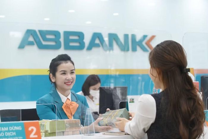 ABBank gây chú ý khi lợi nhuận riêng lẻ đạt 1.500,3 tỷ đồng, tăng 260,9%. (Ảnh: Vietnam+)