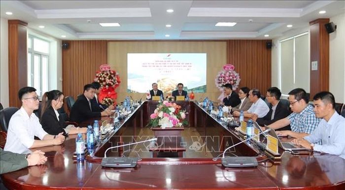 Trường Đại học Kinh tế (Đại học Huế) hợp tác với Phòng Thương mại và Công nghiệp Kisarazu (Nhật Bản). Ảnh: TTXVN phát