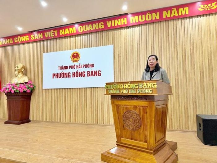 Bà Nguyễn Thị Mai - Chủ tịch Hội Luật gia Tp. Hải Phòng phát biểu tại chương trình ký kết.