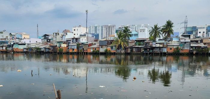 TP.HCM đặt mục tiêu đến năm 2030 di dời tối thiểu 20.000 căn nhà ven sông, kênh, rạch.