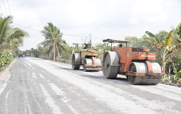Nhà thầu đang tập trung nhân lực, thiết bị để đẩy nhanh tiến độ thi công.