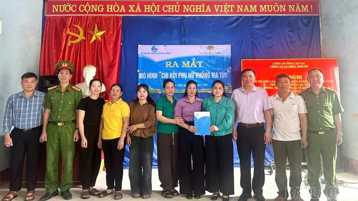 Ra mắt mô hình “Chi hội phụ nữ không ma túy”.