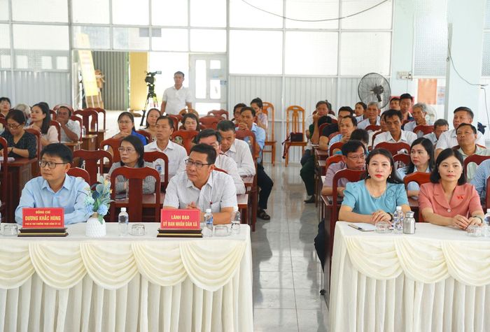 Toàn cảnh buổi tiếp xúc