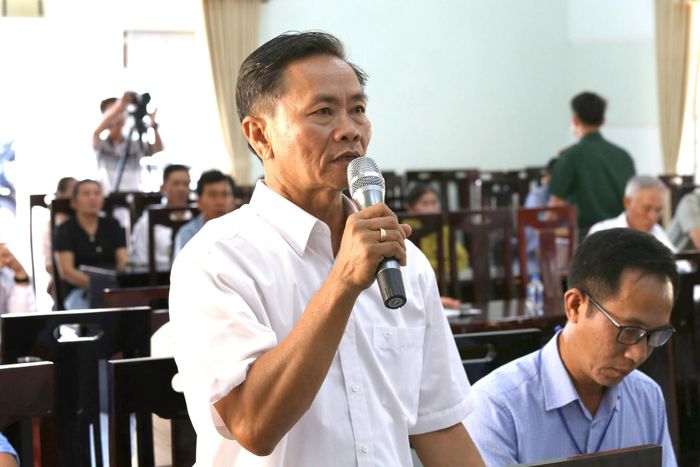 Cử tri xã Tân Hải đề nghị thực hiện tốt chính sách hậu phương quân đội