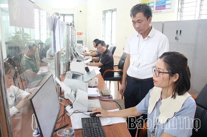 Cán bộ, công chức xã Nật Sơn phát huy tốt vai trò trong việc tham mưu cho cấp ủy, chính quyền địa phương giải quyết, tháo gỡ nhiều khó khăn, vướng mắc tại cơ sở.