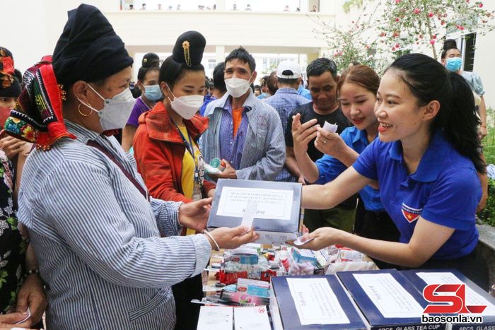"Phiên chợ 0 đồng" được tổ chức thường xuyên tại Bệnh viện Đa khoa tỉnh.