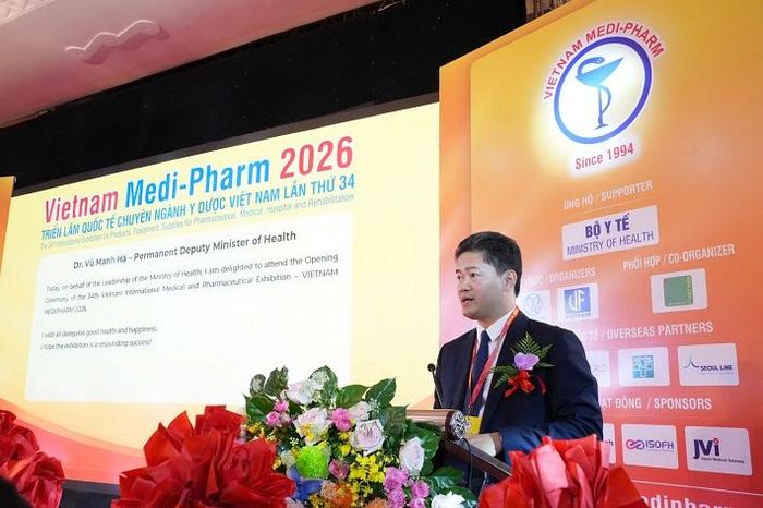 Thứ trưởng Bộ Y tế Vũ Mạnh Hà phát biểu tại Lễ khai mạc Triển lãm quốc tế chuyên ngành Y dược Việt Nam.