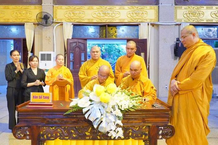 Ban Biên tập Báo Giác Ngộ ký sổ tang lưu niệm phân ưu cùng môn đồ pháp quyến Trưởng lão Hòa thượng Thích Giác Tường, Ủy viên Thường trực Hội đồng Chứng minh, Giáo phẩm Chứng minh hệ phái Khất sĩ