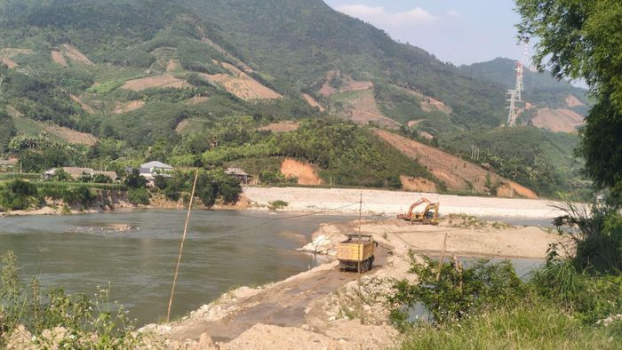 Ghi nhận ngày 5/5/2026 tại mỏ cát và bãi tập kết cát sỏi của Công ty CP thủy điện Tân Lĩnh, xã Khánh Hòa, tỉnh Lào Cai.