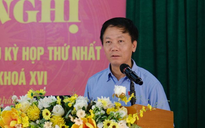Phó Chủ nhiệm Ủy ban Văn hóa và Xã hội Lâm Văn Đoan tiếp thu, giải trình ý kiến cử tri xã Quảng Hòa