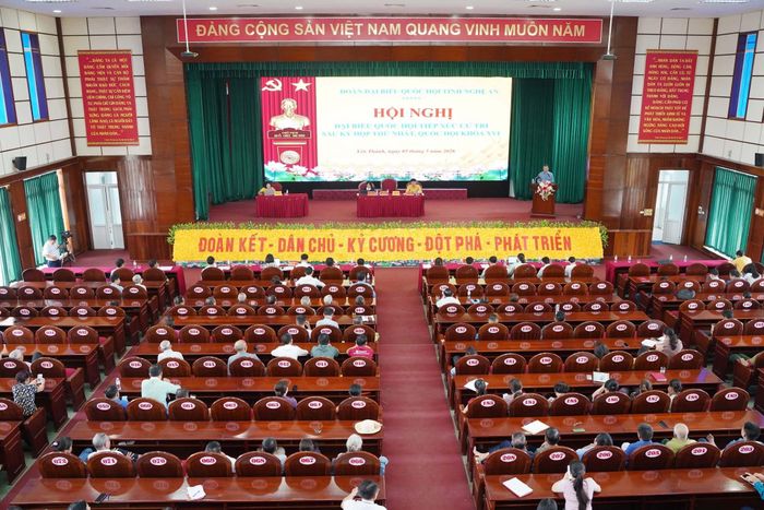 Toàn cảnh Hội nghị tiếp xúc cử tri xã Yên Thành