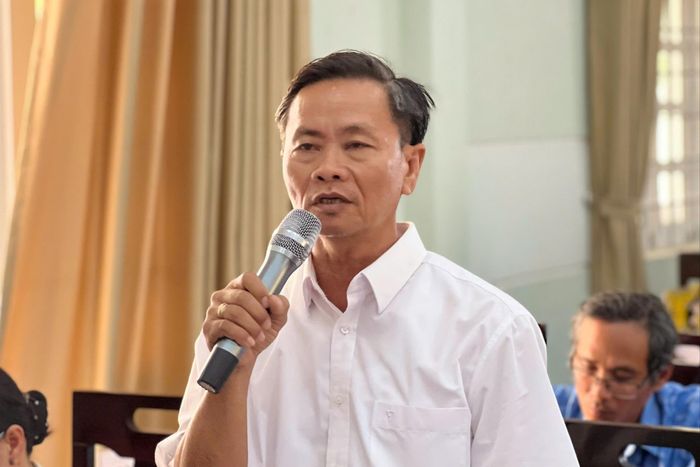 Cử tri xã Tân Hải phát biểu ý kiến