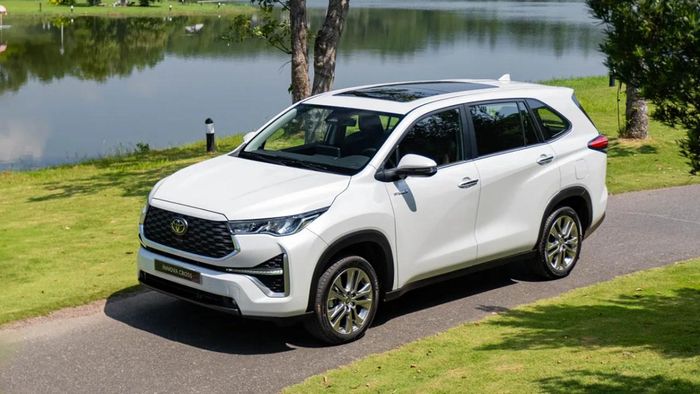 Ô tô hybrid ngày càng chiếm tỷ trọng lớn trong doanh số.