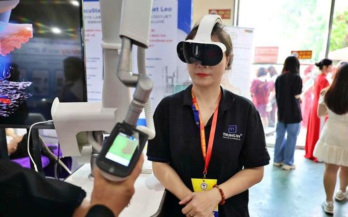 Khai mạc Triển lãm Quốc tế chuyên ngành Y Dược Việt Nam lần thứ 34 tại Hà Nội. 