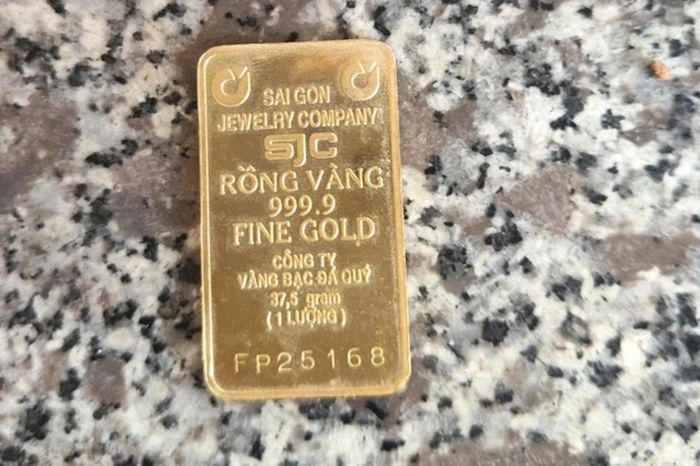Thỏi vàng ông Sơn cầm theo trong người lúc đi lạc